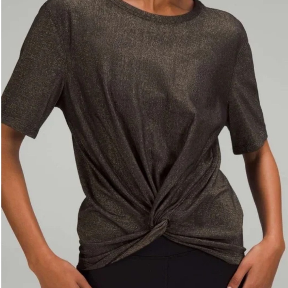 Lululemon Athletic Crescent Twist Front T-Shirt in Gold Spark Black, NWOT